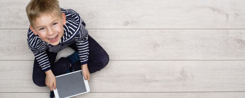 孩子性格孤僻会有哪些表现 孩子性格孤僻家长该怎么办 孩子性格孤僻的解决方法