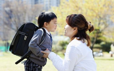 儿童自闭症怎么治疗 自闭症治疗方法 儿童自闭症康复训练