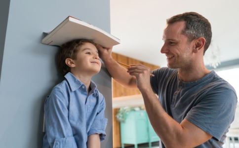 什么叫自闭症 自闭症不等于弱智 什么叫自闭症 自闭症能治愈吗 自闭症的原因