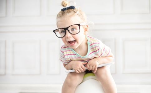 宝宝害怕洗澡 宝害怕 宝害怕大便